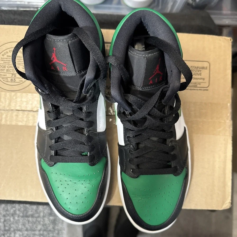 Air Jordan 1 Mid Green Toe  Black White Red size 8 men 10 women